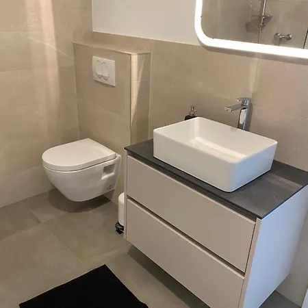 Lily Apartman *