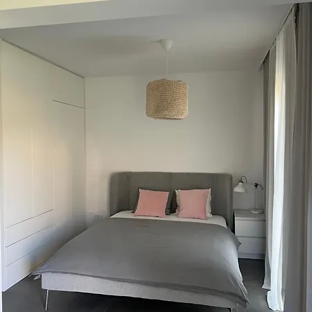 Lily Apartman